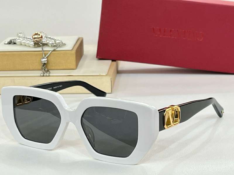 Picture of Valentino Sunglasses _SKUfw57426876fw